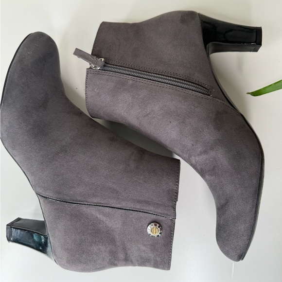 Ellen Tracy Grey Faux Suede Ankle Boots Women’s 7.5M Kitten Heel Zip Booties - Picture 6 of 13